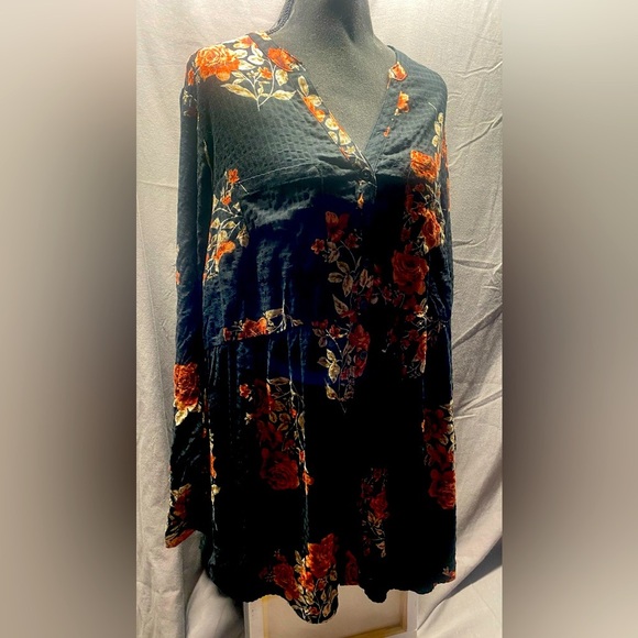 Women’s Torrid Floral Babydoll Tunic Hi Low Top NWT SZ 1 XL 14 16 - Picture 1 of 6
